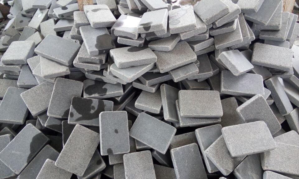 Granite tumbled cubes