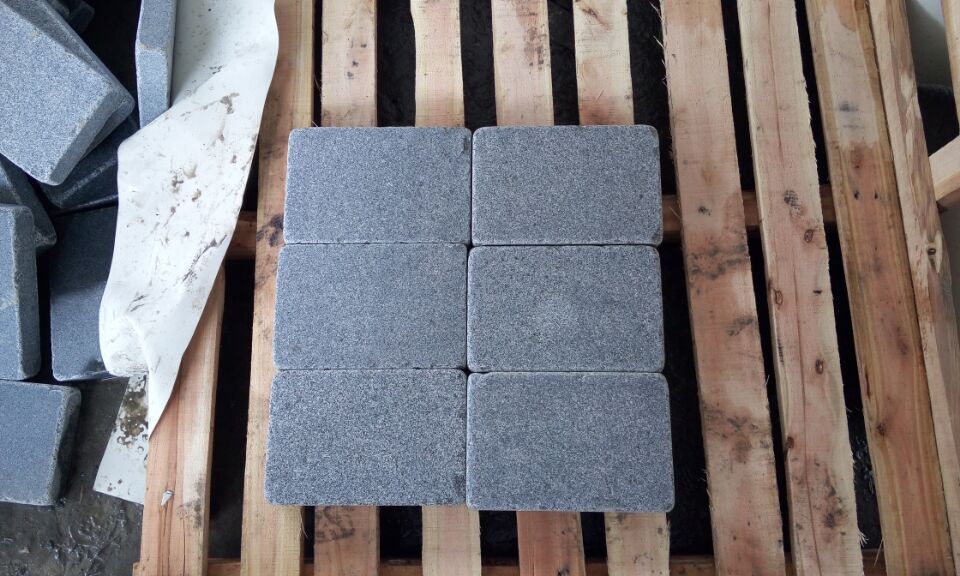Granite tumbled cubes